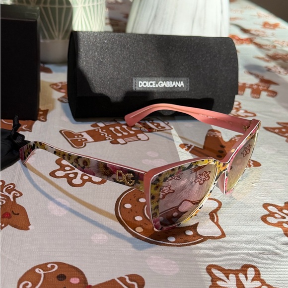 Dolce & Gabbana Accessories - Dolce & Gabbana Women's Pink Sunglasses with case/box/cards